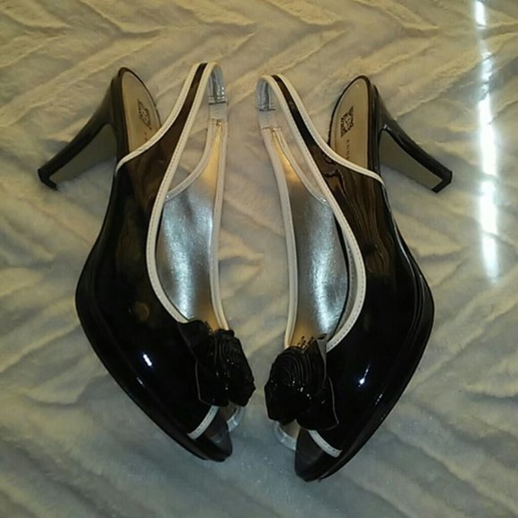 Black & White Shiny Open toes Heels - Picture 4 of 4